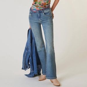 Pilcro the demilune boot bootcut jeans